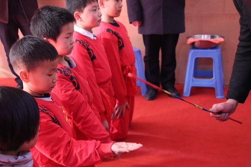 非遺傳承人李龍祥弘揚優秀傳統文化傳承千年拜師禮儀