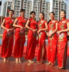 專業禮儀服務在重慶 伴娘伴郎團隊、模特主持與角色扮演的多元化發展